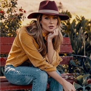 Charlie 1 Horse Burgundy Felt Western Cowgirl Hat Sz. S Highway